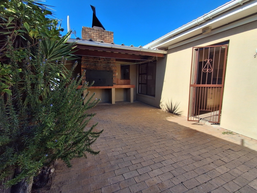 To Let 2 Bedroom Property for Rent in Jagtershof Western Cape